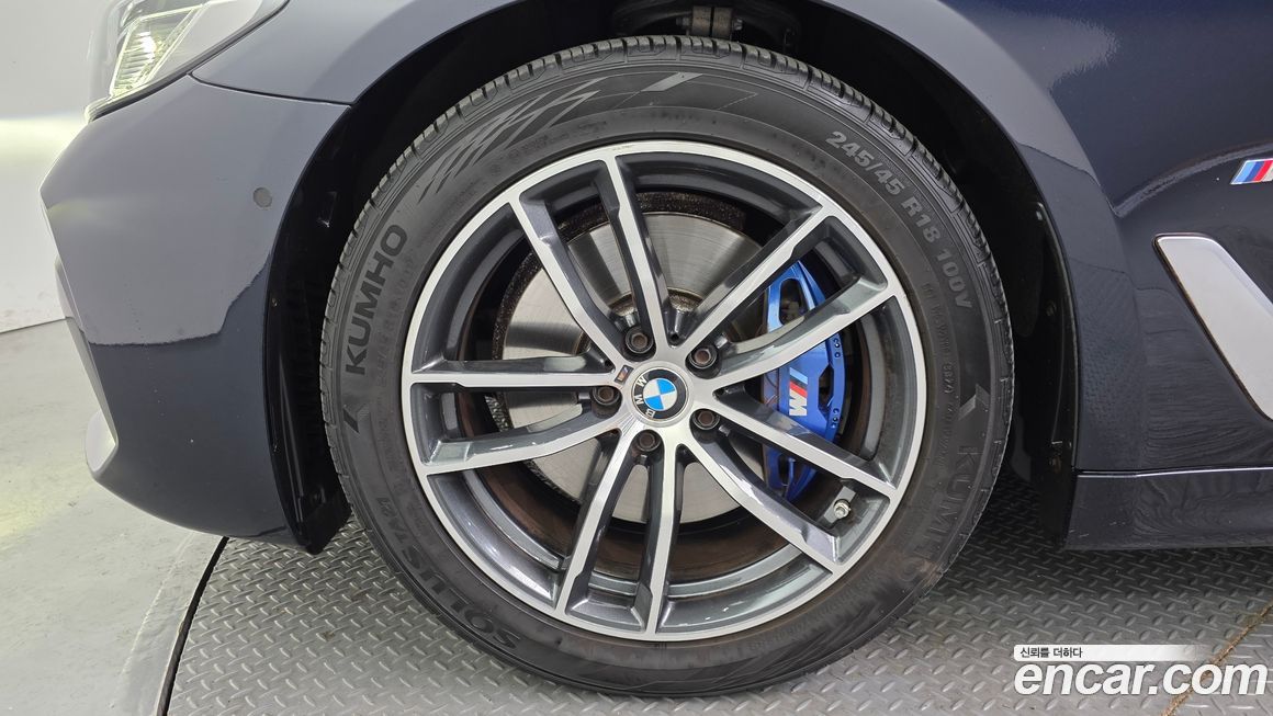 BMW 5-Series 520i M Sport, 2022