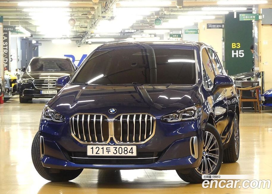 BMW 2-Series 218d Luxury, 2025