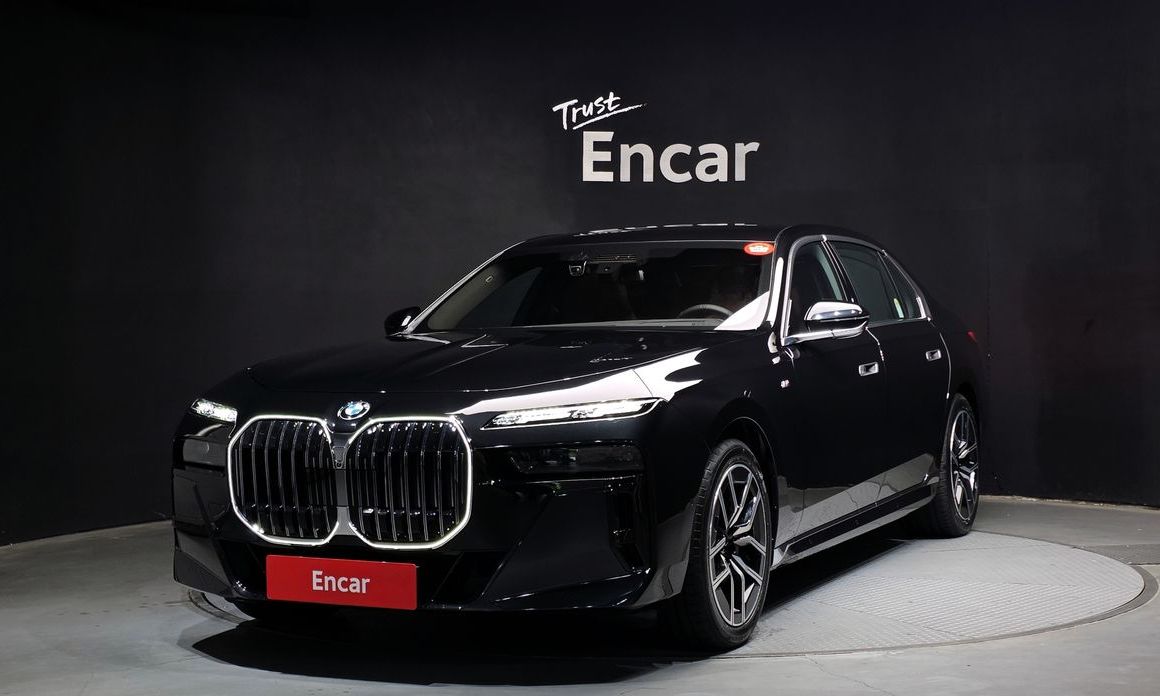 BMW 7-Series 740i xDrive M Sport, 2025