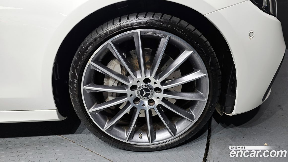 Mercedes-Benz E-Class E350 4MATIC AMG Line, 2022