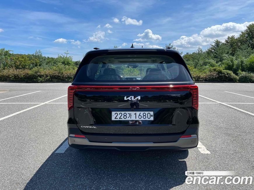 Kia Carnival 9-Seater Gravity, 2025