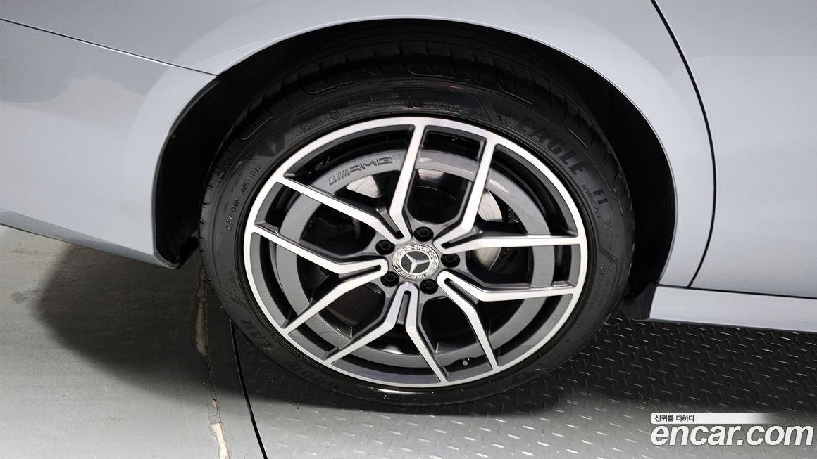 Mercedes-Benz E-Class E220d 4MATIC AMG Line, 2022