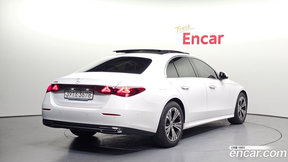 Mercedes-Benz E-Class E200 Avantgarde, 2024