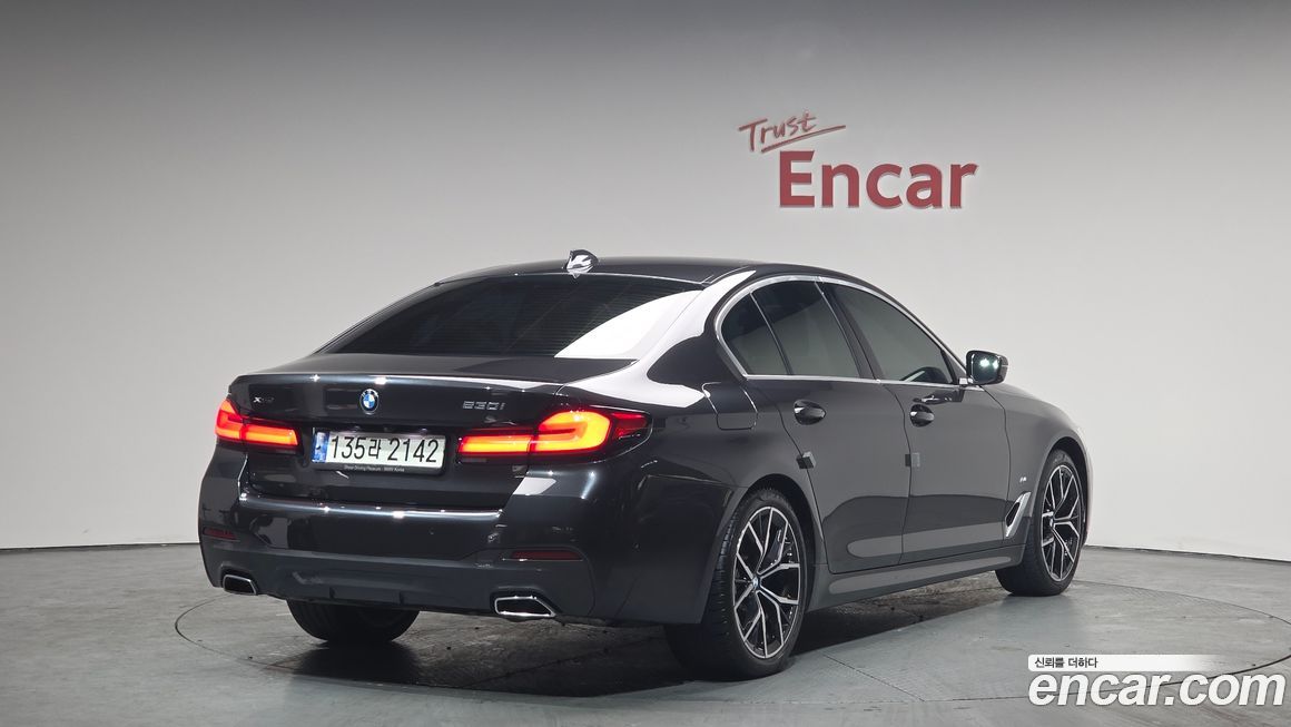 BMW 5-Series 530i xDrive M Sport Package, 2022