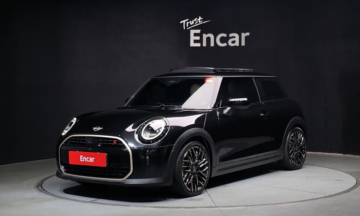 Mini Cooper Favoured, 2025