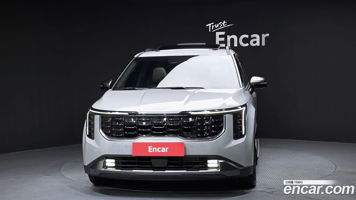 Kia Carnival 9-Seater Gravity, 2024