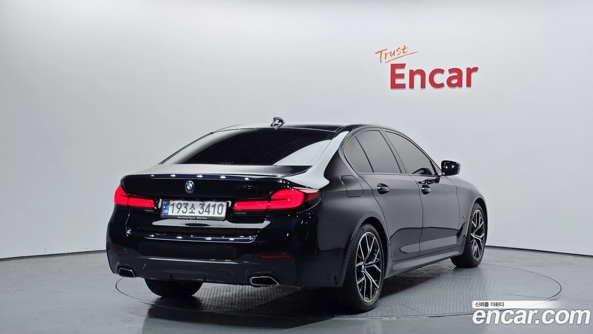 BMW 5-Series 530i M Sport Package, 2023