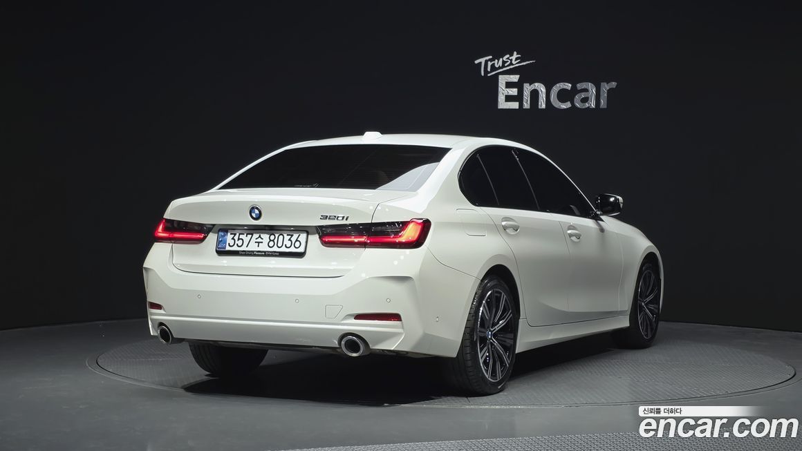 BMW 3-Series 320i, 2025
