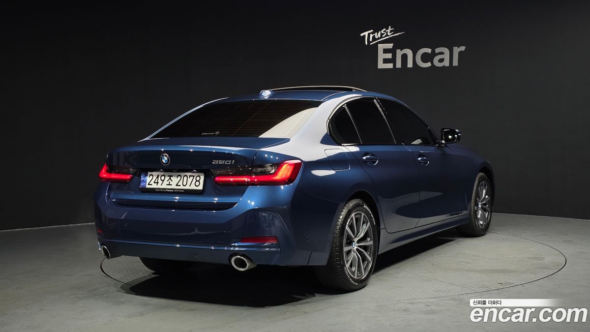 BMW 3-Series 320i, 2024