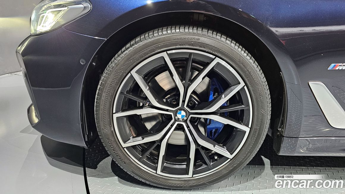 BMW 5-Series 530i M Sport Package, 2022