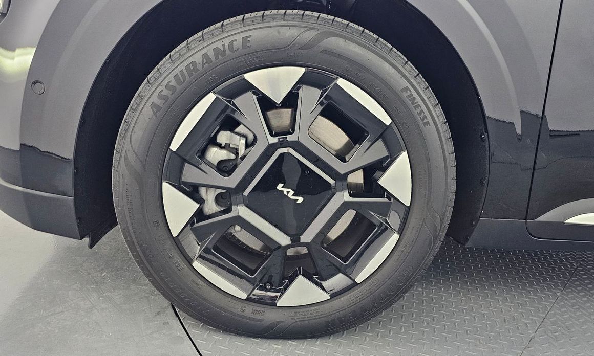 Kia Carnival 9-Seater Noblesse, 2025