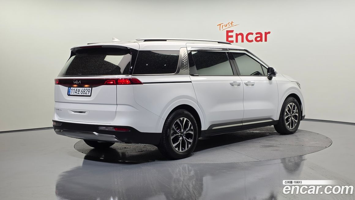 Kia Carnival 9-Seater Signature, 2023