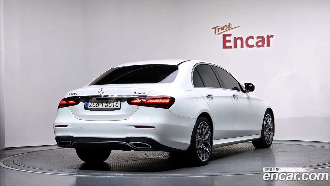 Mercedes-Benz E-Class E220d 4MATIC AMG Line, 2022