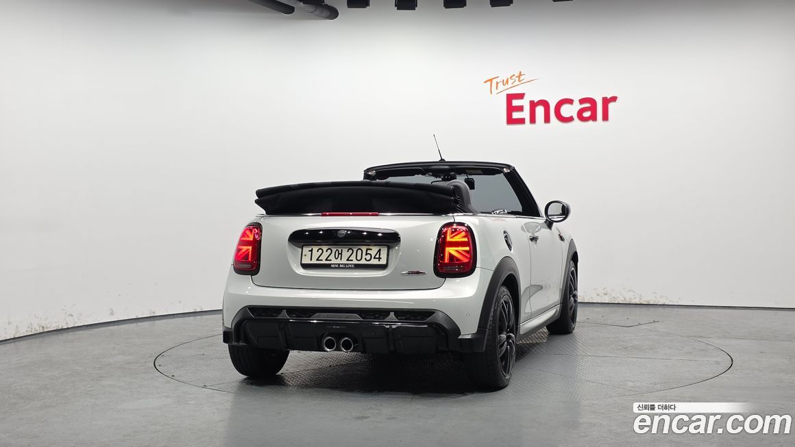 Mini Cooper Convertible JCW, 2023