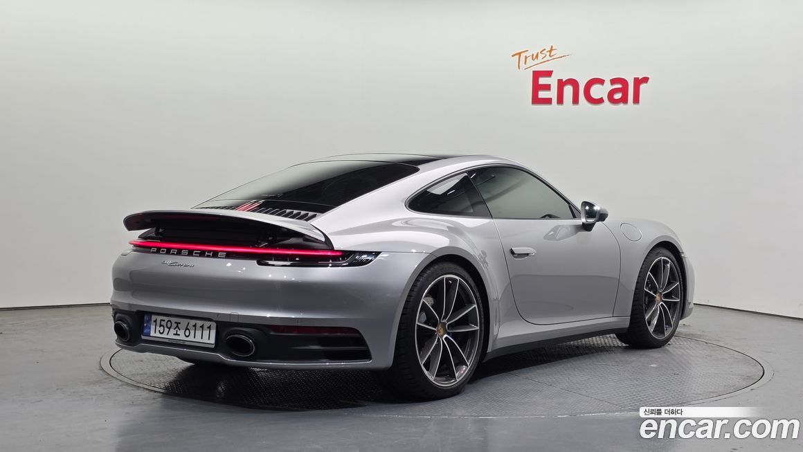Porsche 911 Carrera, 2024