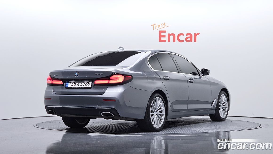 BMW 5-Series 530i xDrive Luxury, 2023