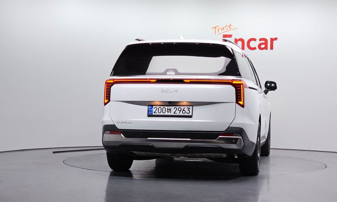 Kia Carnival 9-Seater Signature, 2025