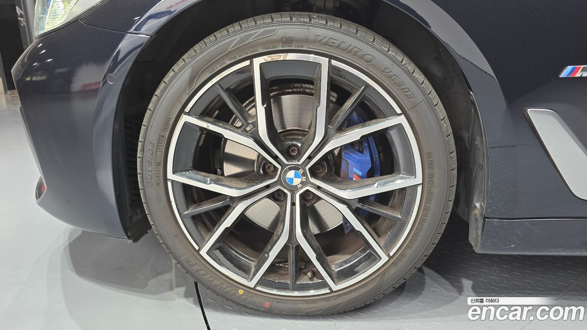 BMW 5-Series 530i xDrive M Sport Package, 2023