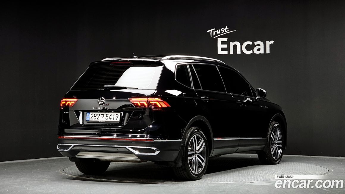 Volkswagen Tiguan 2.0 TSI Prestige, 2023