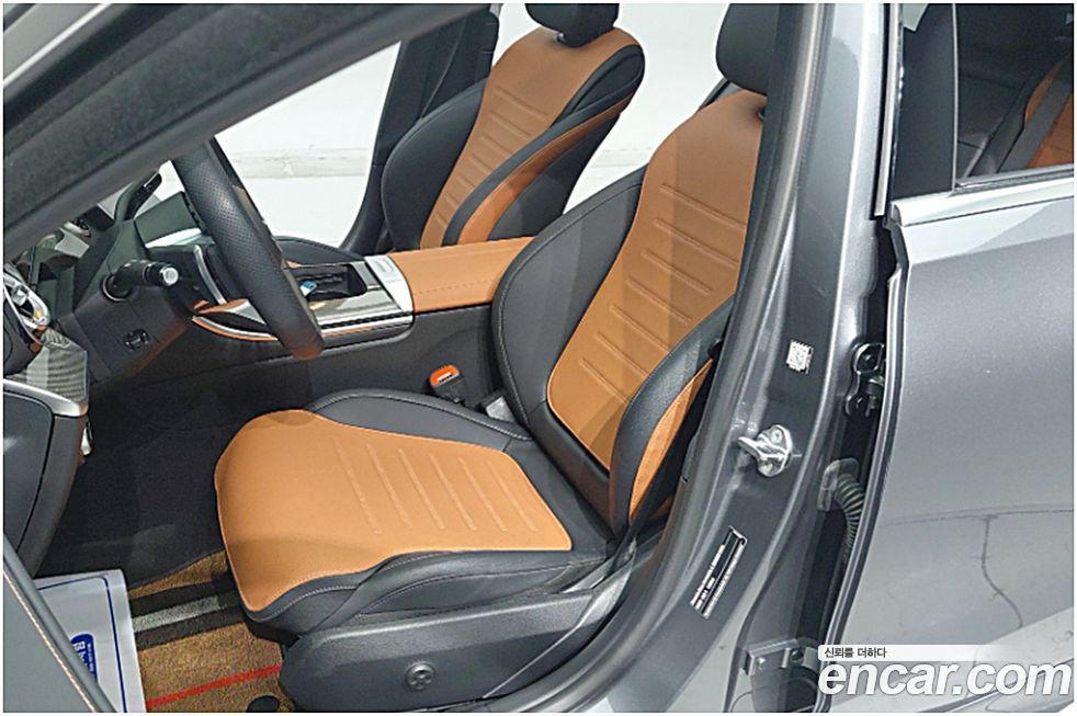 Mercedes-Benz C-Class C300 4MATIC AMG Line, 2023
