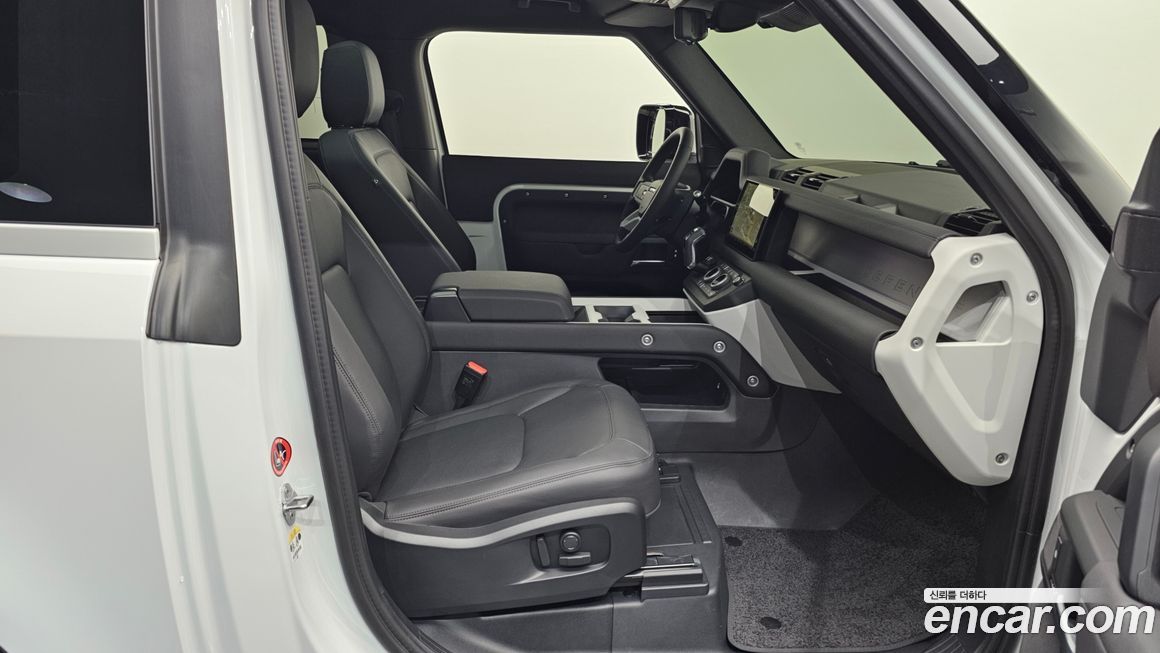 Land Rover Defender 90 D250 X-Dynamic SE, 2025