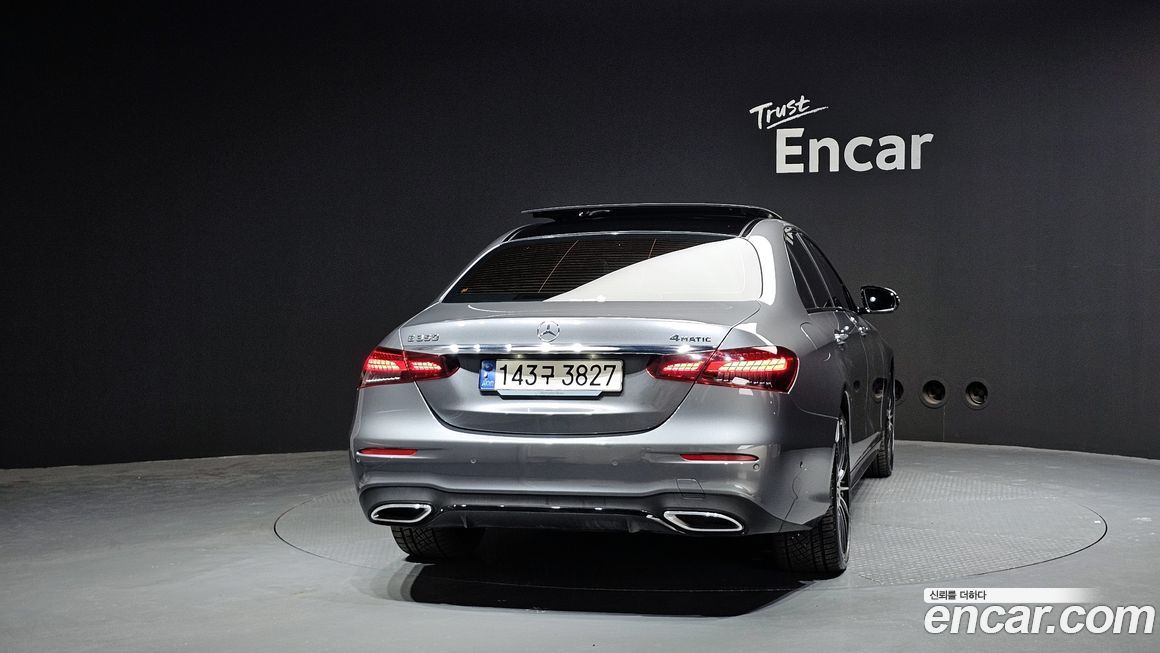 Mercedes-Benz E-Class E350 4MATIC AMG Line, 2023