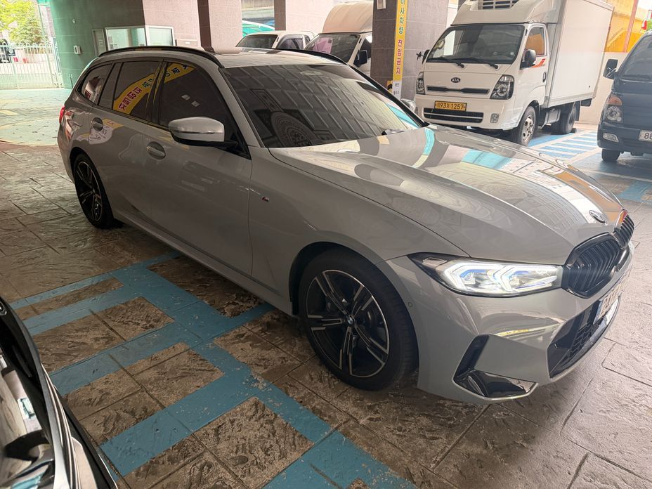 BMW 3-Series 320i Touring M Sports, 2026