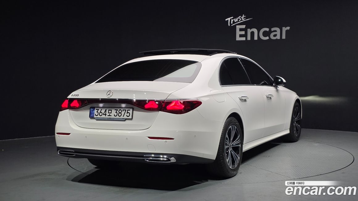 Mercedes-Benz E-Class E200 Avantgarde, 2025