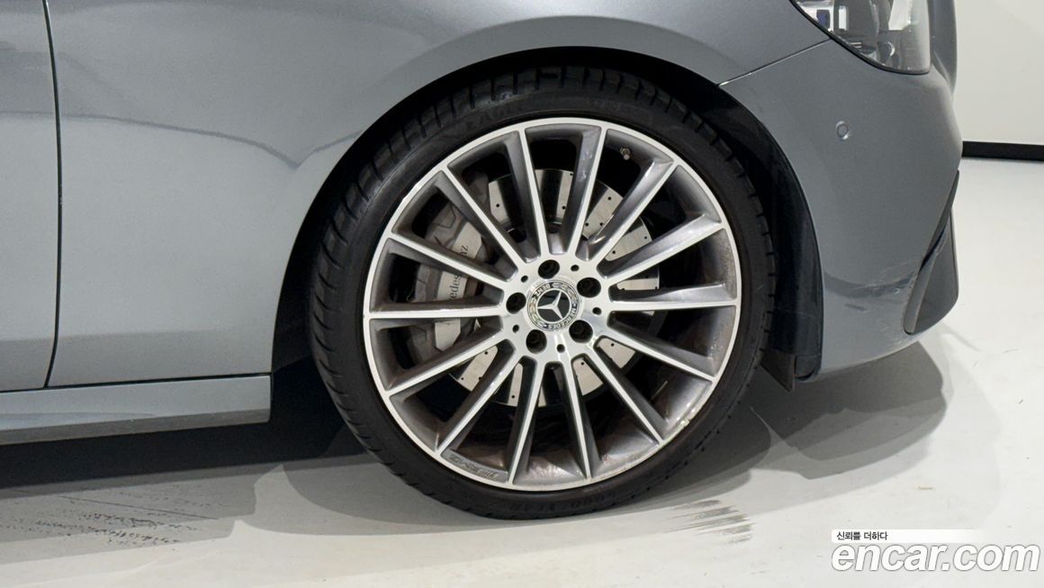 Mercedes-Benz E-Class E350 4MATIC AMG Line, 2022