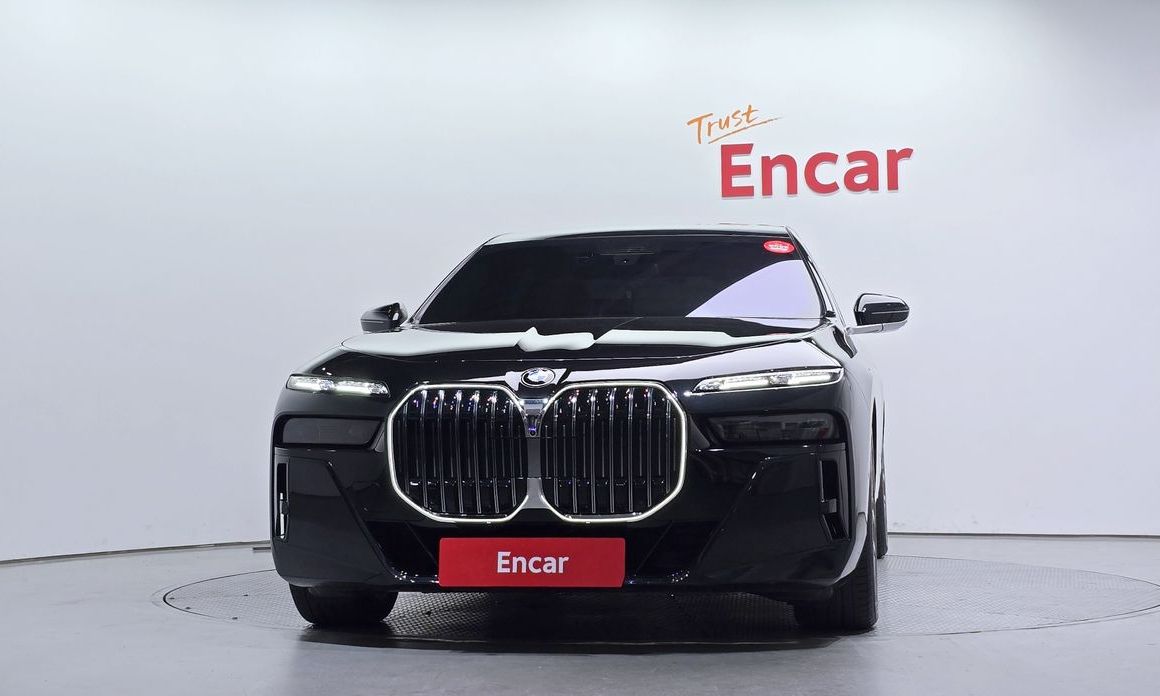 BMW 7-Series 740i xDrive M Sport, 2025