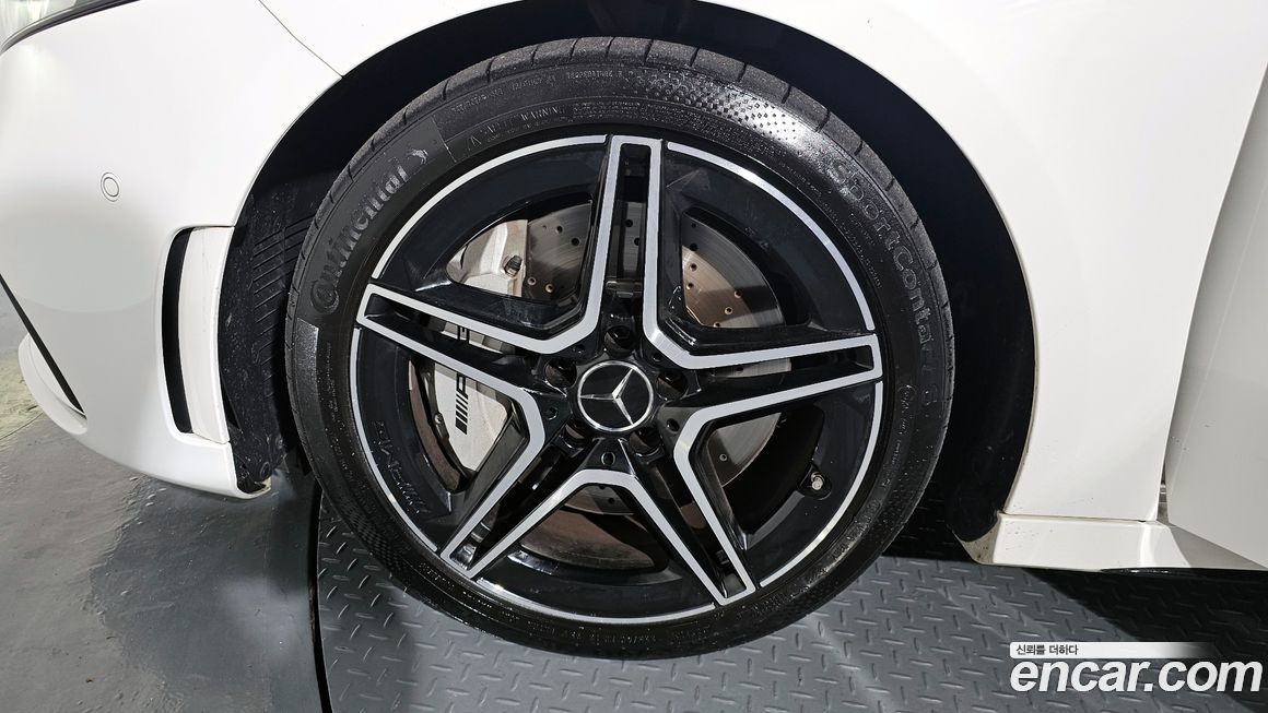 Mercedes-Benz A-Class AMG A35 4MATIC Sedan, 2023