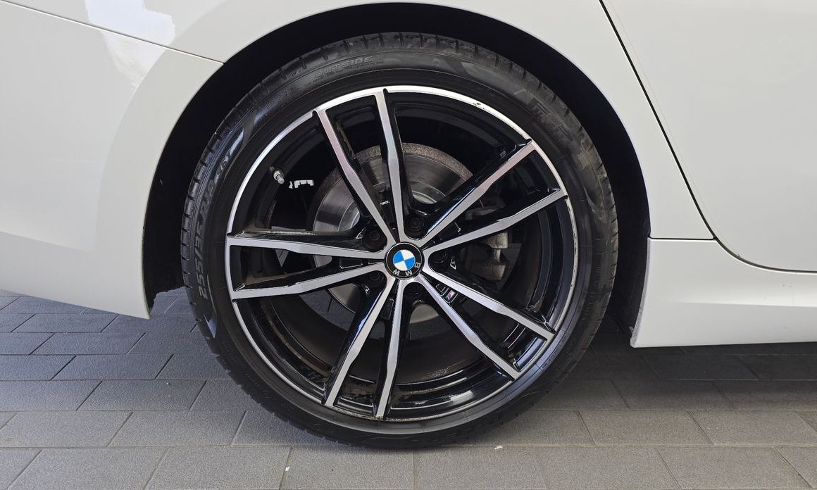 BMW 3-Series 320i M Sport, 2022