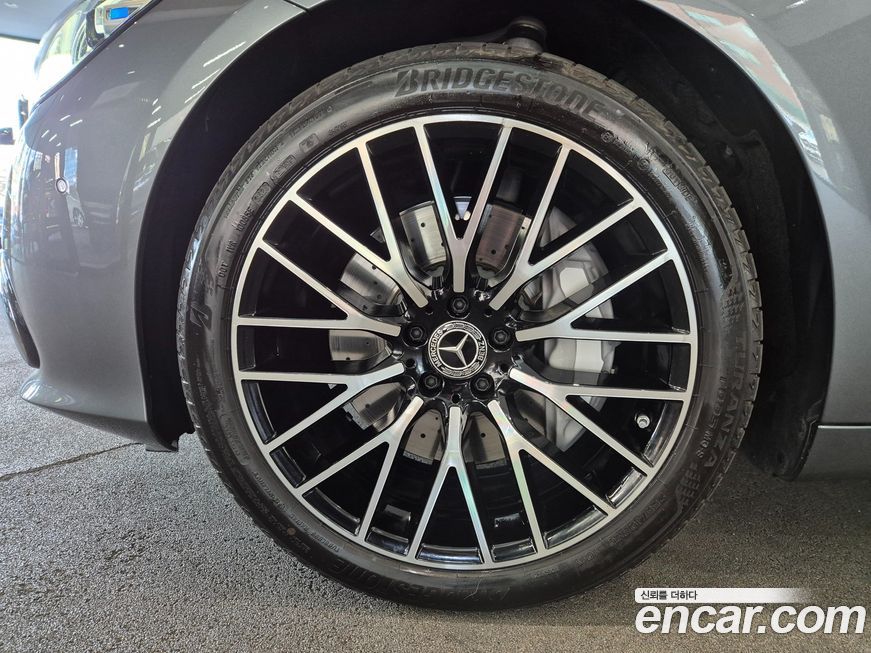 Mercedes-Benz S-Class S580L 4MATIC, 2025