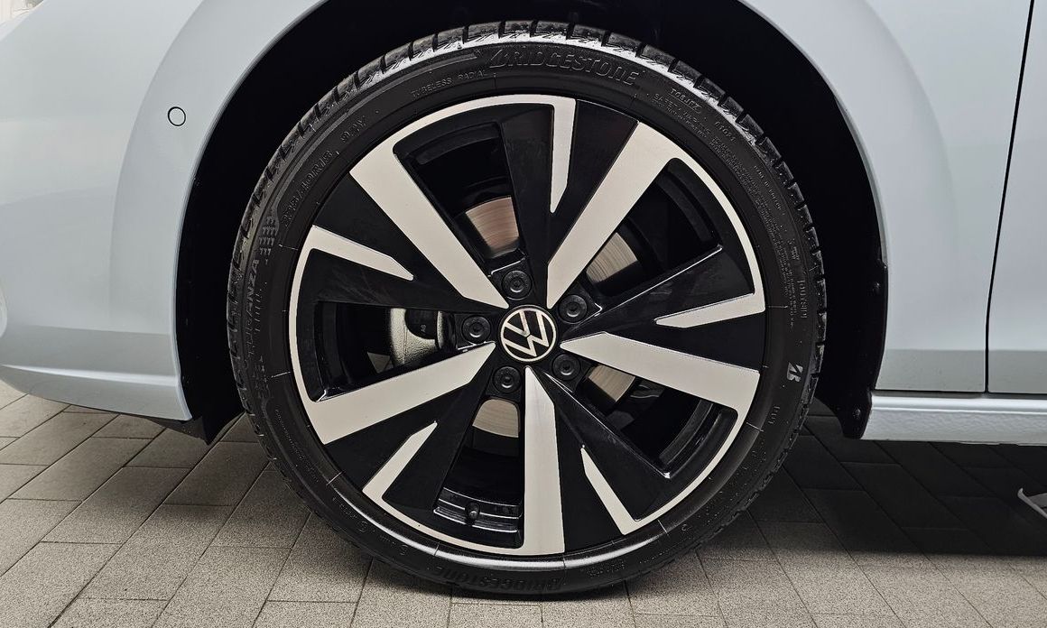 Volkswagen Golf 2.0 TDI Prestige, 2025