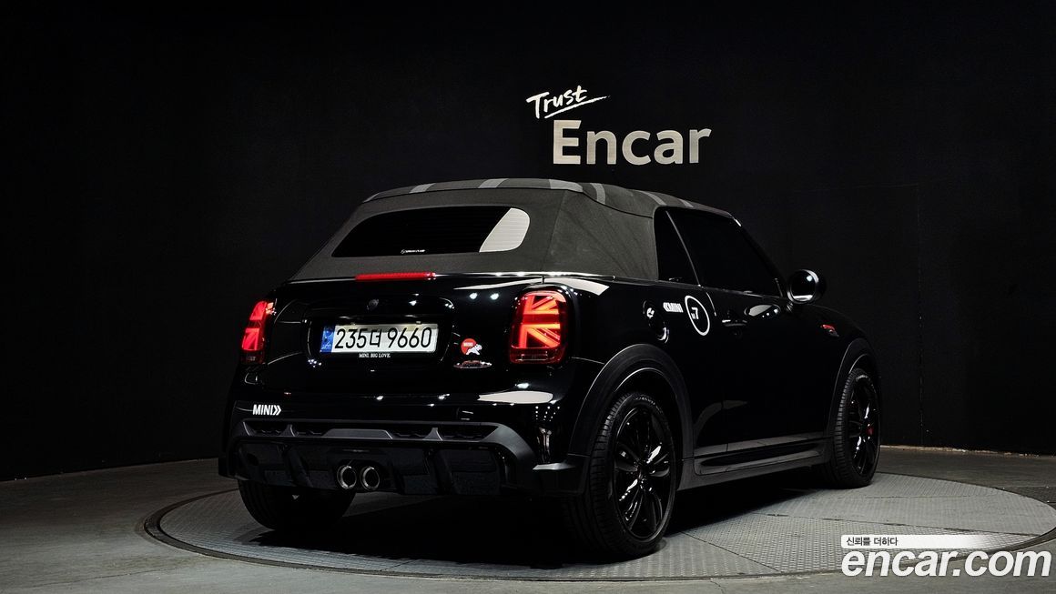 Mini Cooper Convertible JCW, 2023