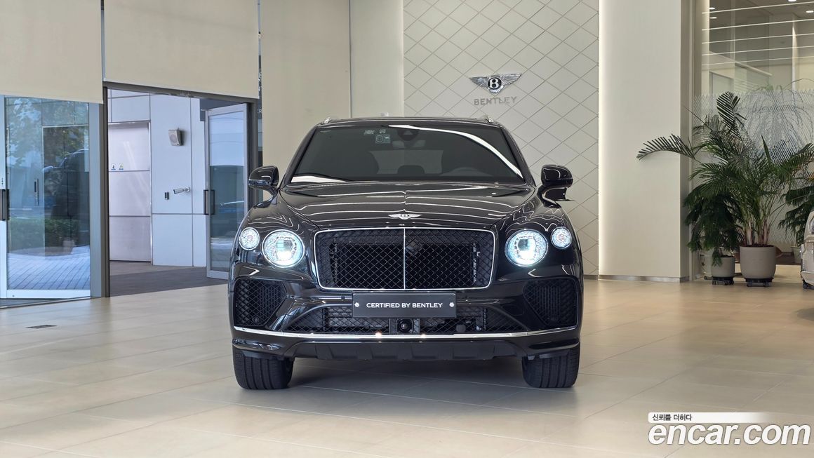 Bentley Bentayga 4.0 V8 Base, 2025