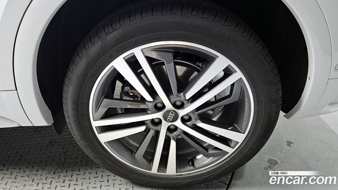 Audi Q5 45 TFSI Quattro Premium, 2023