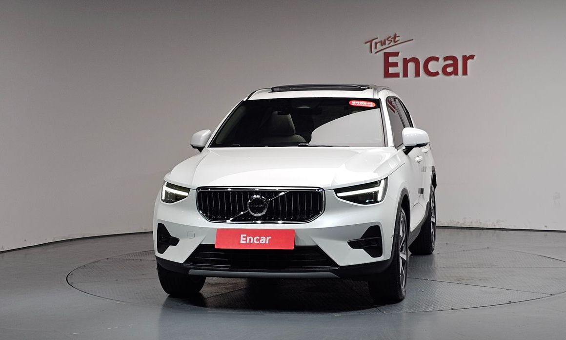 Volvo XC40 B4 Ultimate Bright, 2024