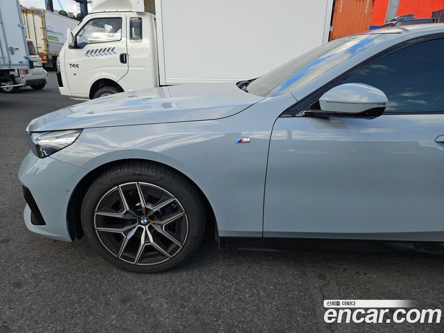 BMW 5-Series 523d M Sport, 2025