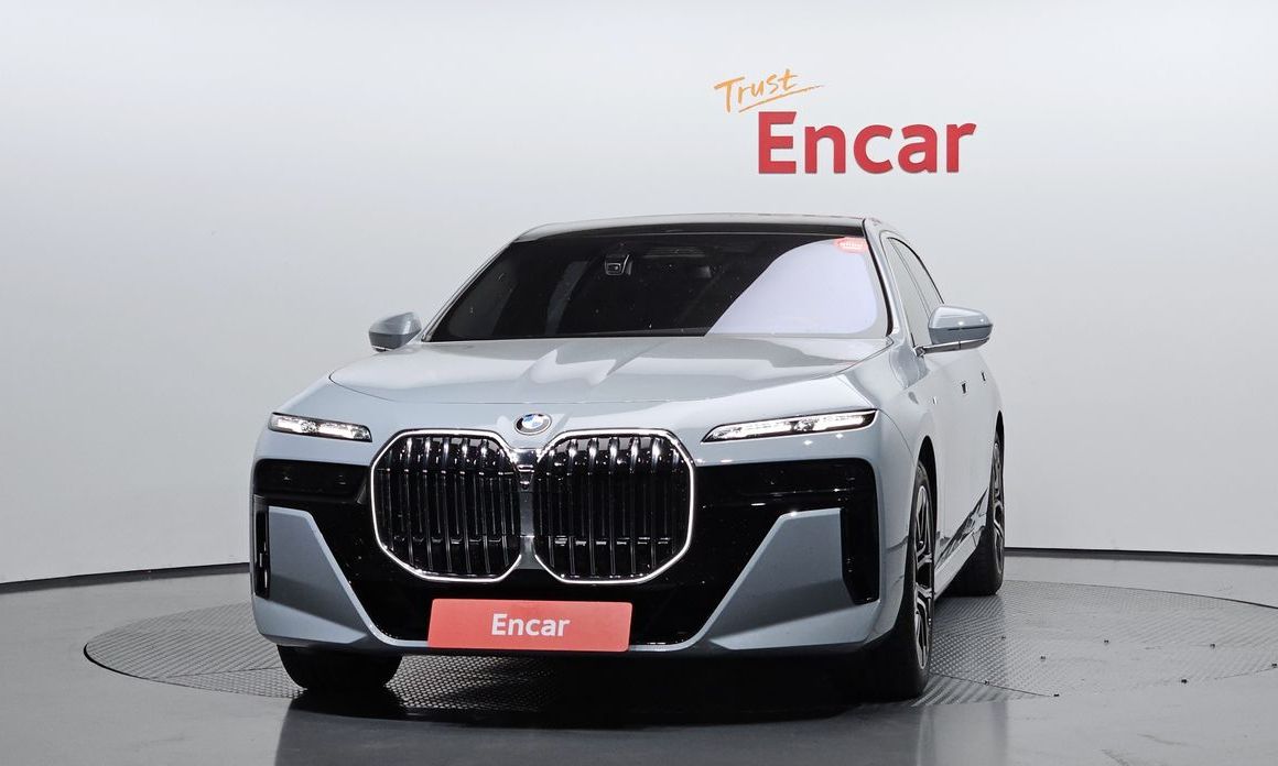 BMW 7-Series 740i xDrive M Sport, 2025