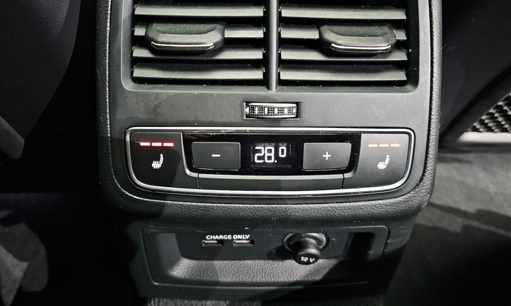 Audi A4 45 TFSI Quattro Premium, 2021