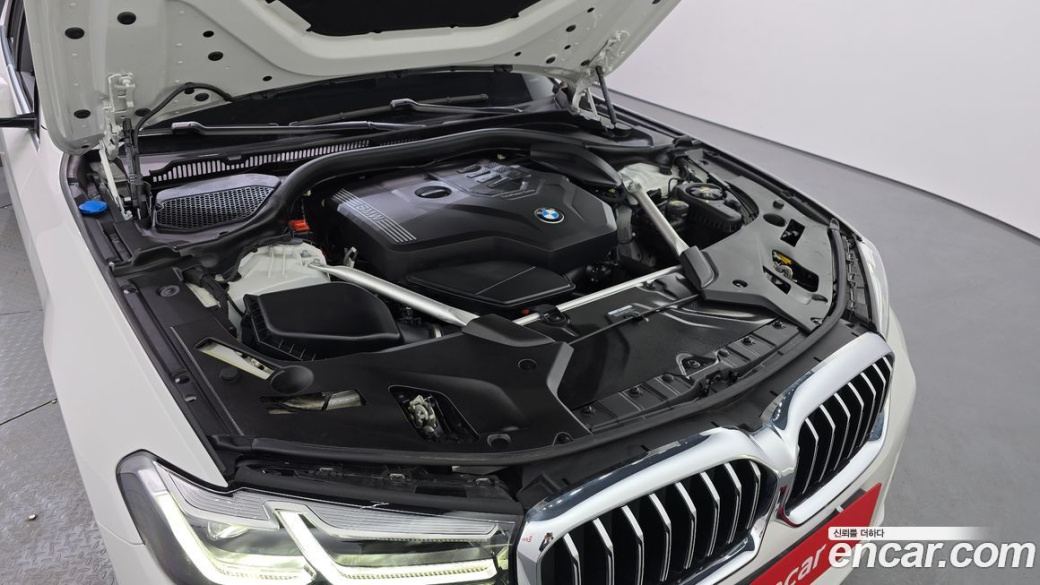 BMW 5-Series 520i M Sport, 2023