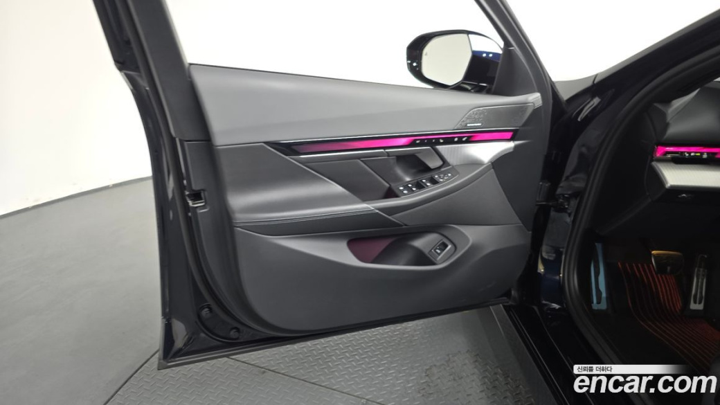 BMW 5-Series 530i xDrive M Sport, 2024