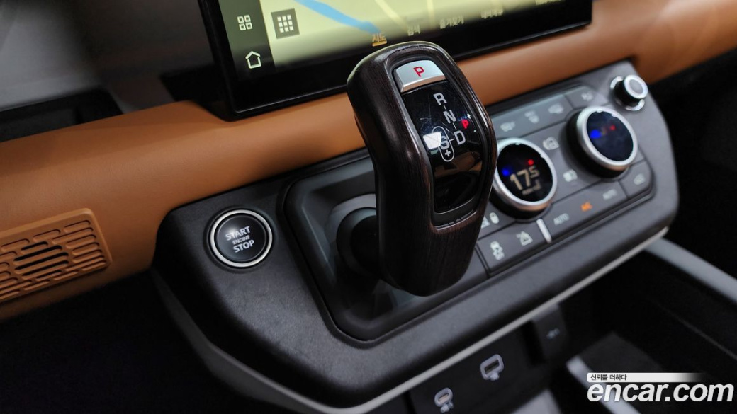 Land Rover Defender 130 D300 X-Dynamic HSE, 2023