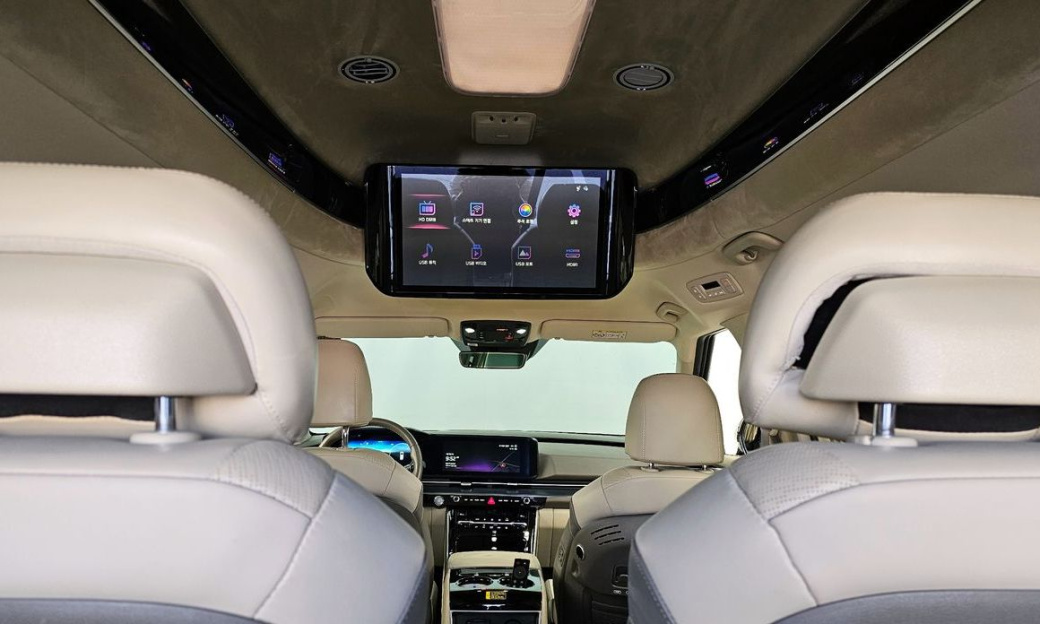 Kia Carnival 7-Seater Hi-Limousine, 2023