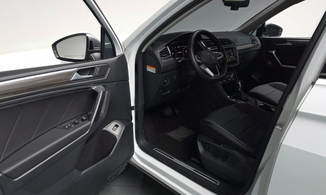Volkswagen Tiguan 2.0 TSI Prestige, 2023