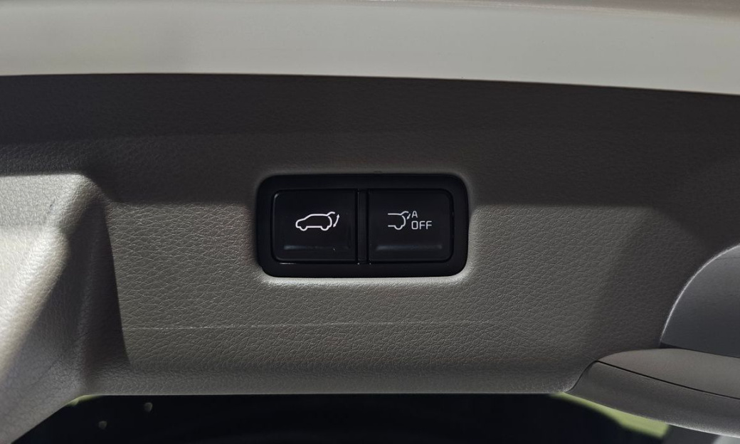 Kia Carnival 7-Seater Gravity, 2025