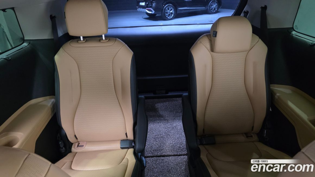 Kia Carnival 9-Seater Signature, 2023