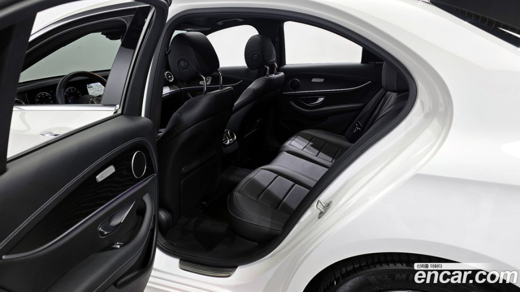 Mercedes-Benz E-Class E250 AMG Line, 2023