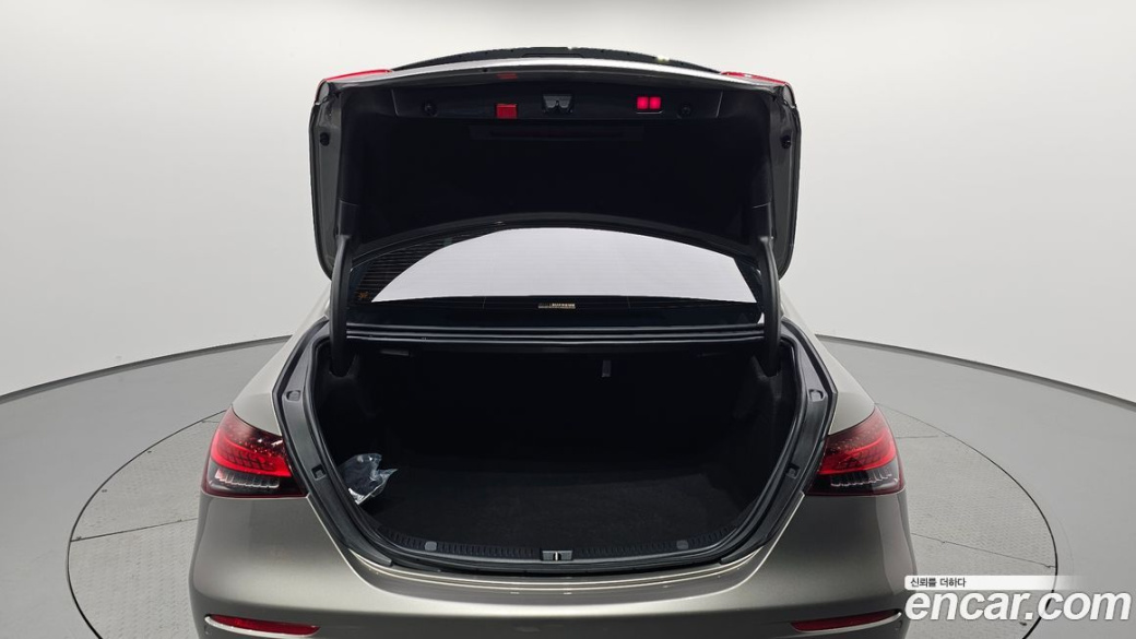 Mercedes-Benz E-Class E350 4MATIC Avantgarde, 2022
